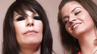 June Summers and Daisy Rock Mature Lesbos