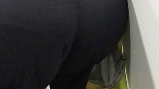 Old coworker creepshot with a big ass bending over